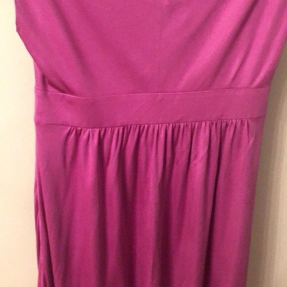 TIBI SMALL PINK SILK V NECK DRESS WITH BLACK BEADED SHOULDER APPLIQUES - Picture 6 of 9